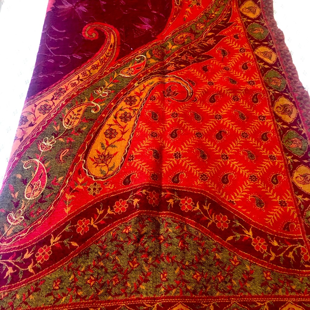 Indian kashmiri handmade woolen shawl